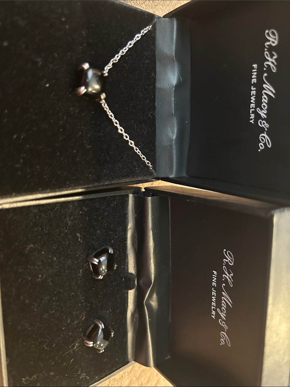 Black Heart Pendant Necklace and Stud Earrings Set